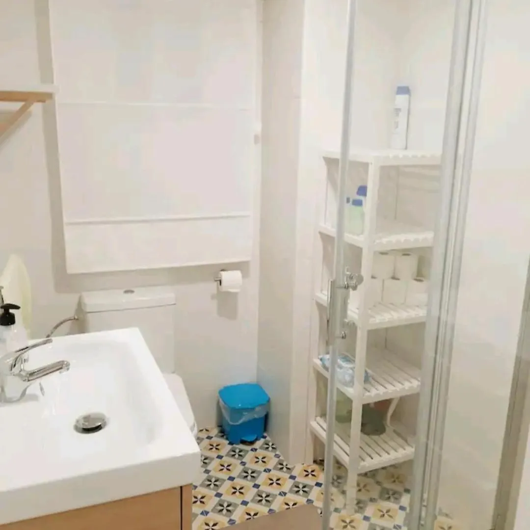 Apartamento Centrico En Granada Con Garaje Gratis.